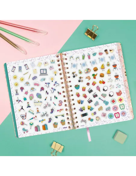 Agenda TalKual con pegatinas