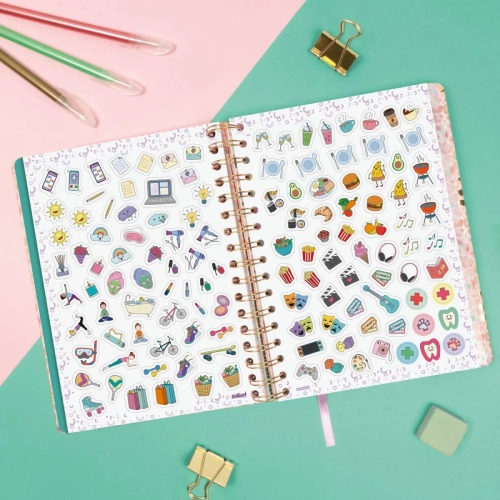 Agenda con pegatinas